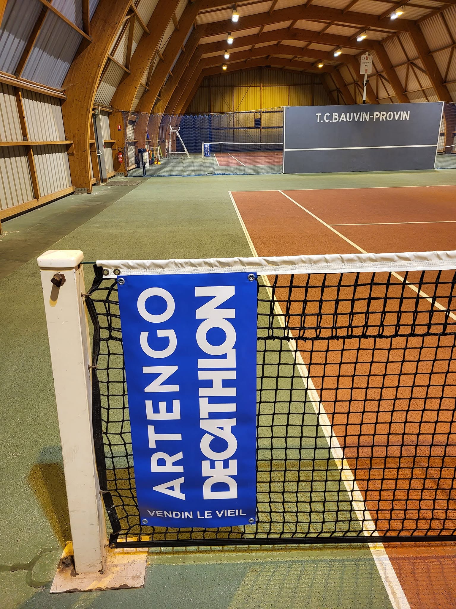 Les deux terrains couverts du Tennis Club Bauvin-Provin